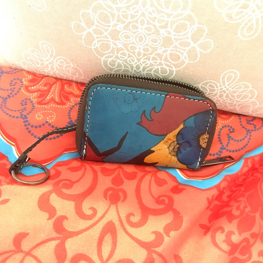 Patricia Nash zip around wallet